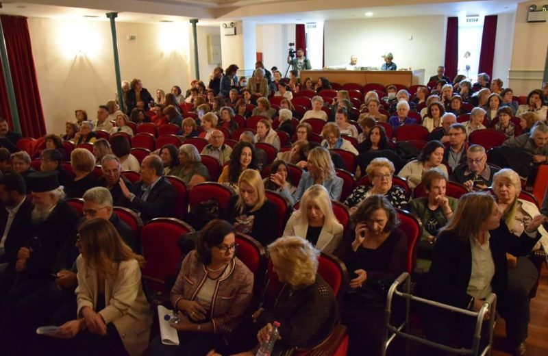 Δήμος Τρίπολης - Η γιορτή της Μητέρας τιμήθηκε στο Μαλλιαροπούλειο Θέατρο