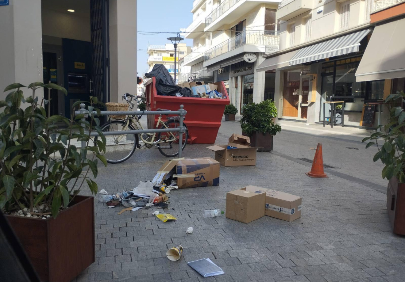 Στο ίδιο έργο θεατές…