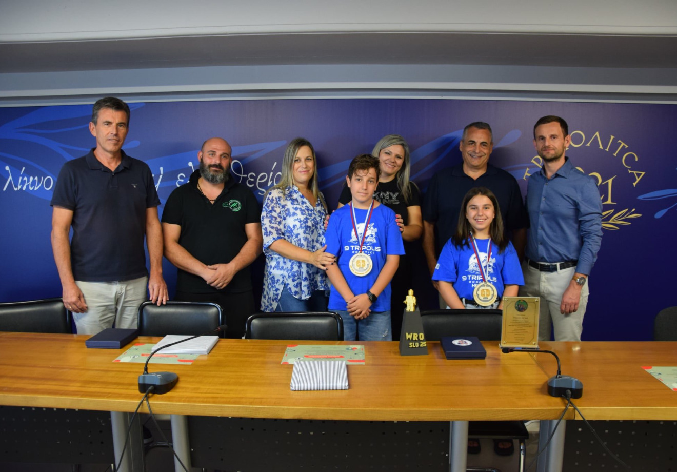 Κώστας Τζιούμης: «Συγχαρητήρια στο 9ο δημοτικό σχολείο Τρίπολης, μας κάνατε υπερήφανους – Το μέλλον είναι η ρομποτική»