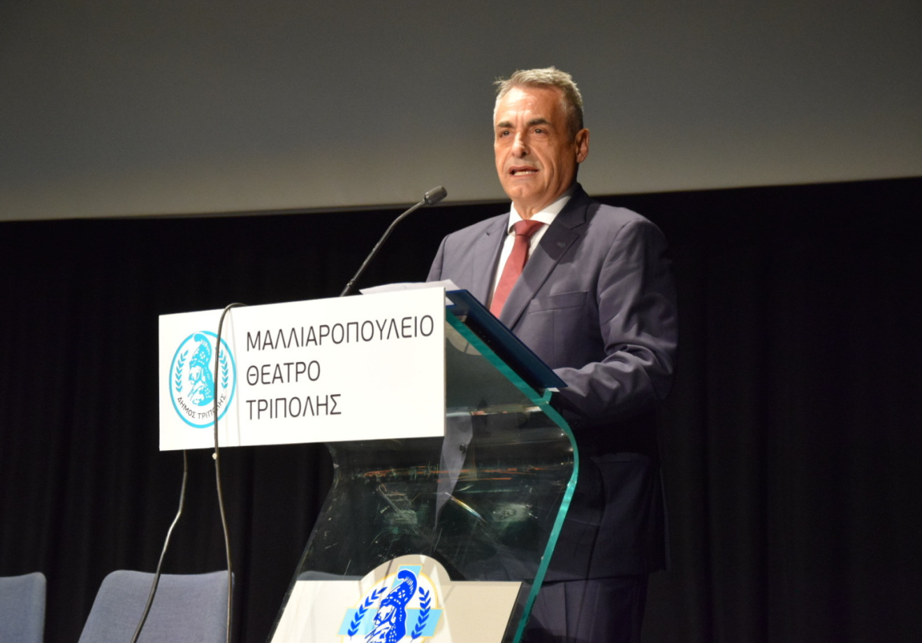Κώστας Τζιούμης: «Ο κ. Παπαδημητρίου αποτελεί κόσμημα και καύχημα για τον τόπο μας»